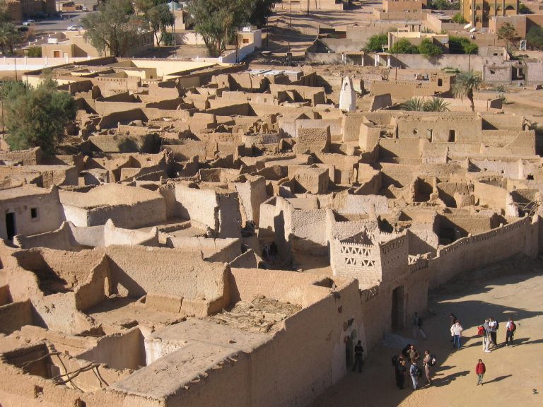 منارات الصحراء… زوايا وجوامع غات القديمة