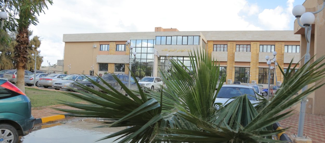 تقرير قناة فبراير حول مركز الشيخ علي الغرياني للكتاب، مع استضافة لأحد الموظفين في جلسة حوارية